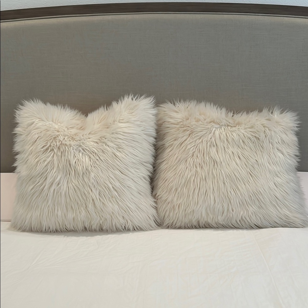 Luxurious Cream Faux Fur Pillow Set
